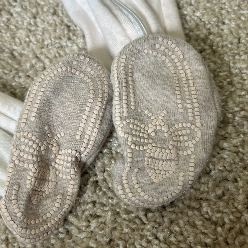 Burts Bees Bundle Bee Keeper Sleep Sack, Organic Crib Sheet & Onsie 6-12 Months - Picture 9 of 16